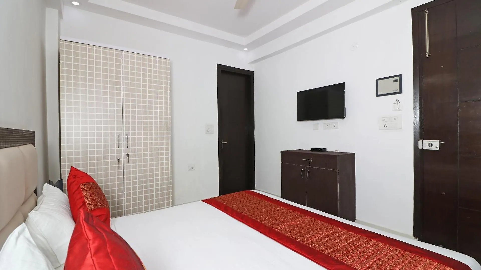 ***  Hotel O Avalon Palace New Delhi India