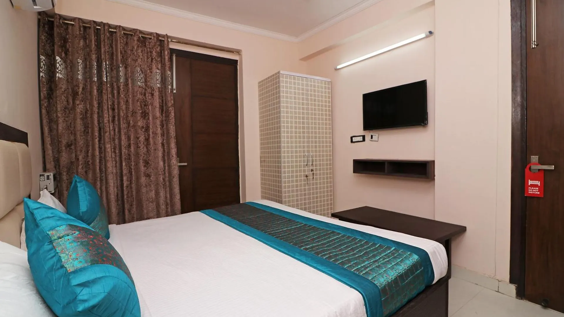 Hotel O Avalon Palace New Delhi